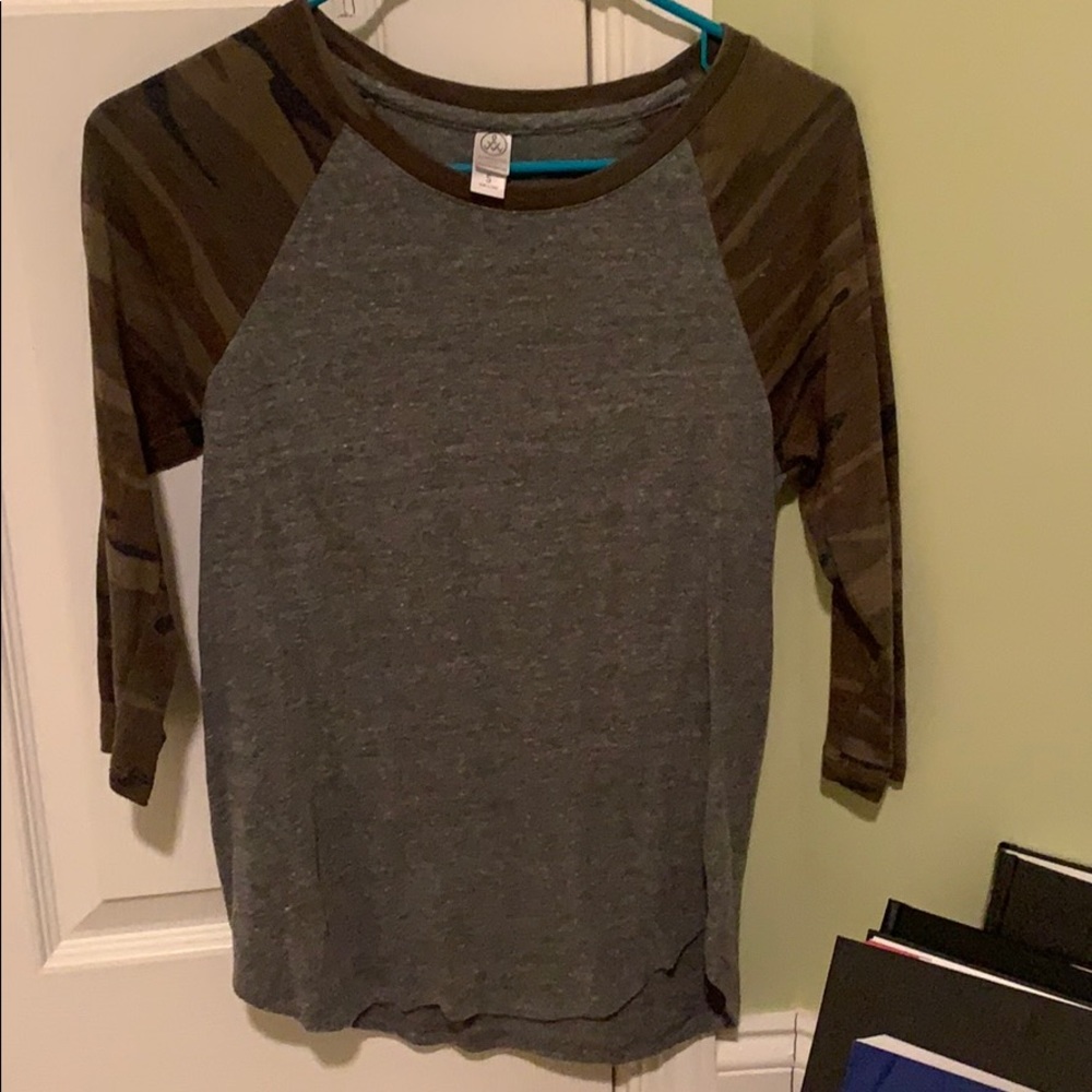 Camo Sleeve, 3/4 sleeve top